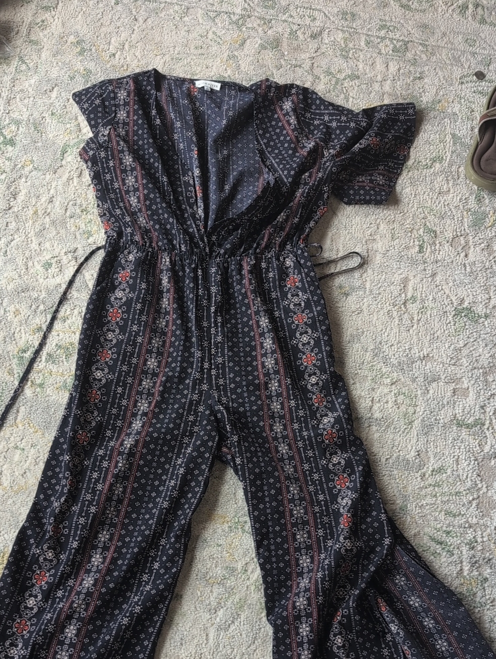 Womens Black Patterned Short-Sleeve Jumpsuit